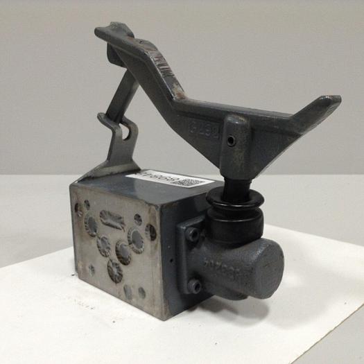 Used PARKER Directional Control Valve D3ML4B10X4384 #89848