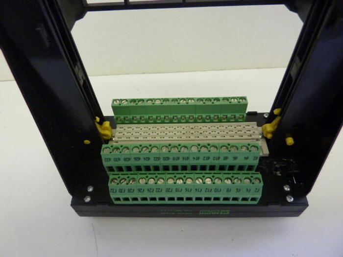 Used MURR ELEKTRONIK Terminal Block / Card Stand 63040 USED