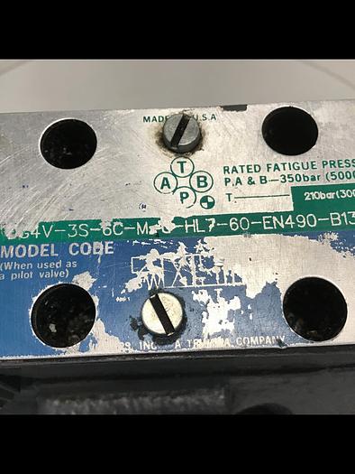 Used VICKERS Valve DG4V-3S-6C-M-U-HL7-60-EN490-B13 Used #144747