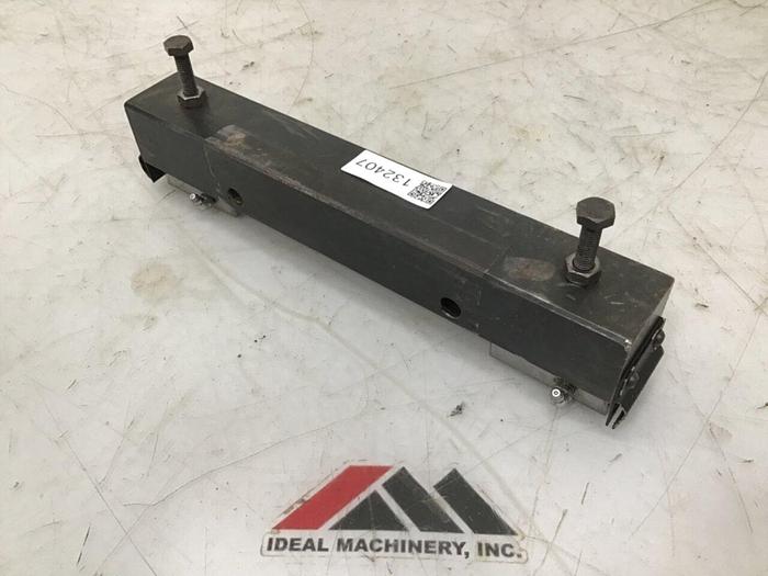 Used CINCINNATI MILACRON Sliding Platen Shoe 5040389 #132407