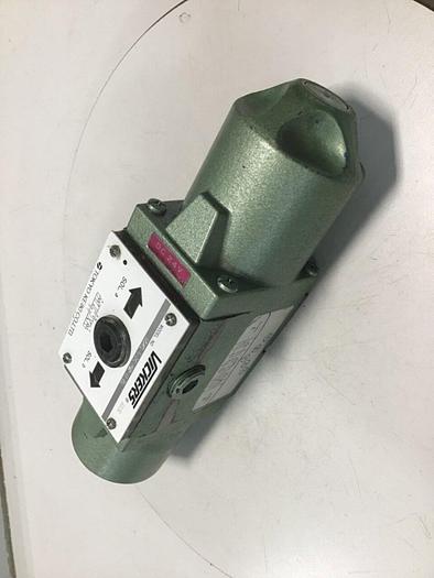 Used VICKERS Valve DG4S52CMWH10 #113010