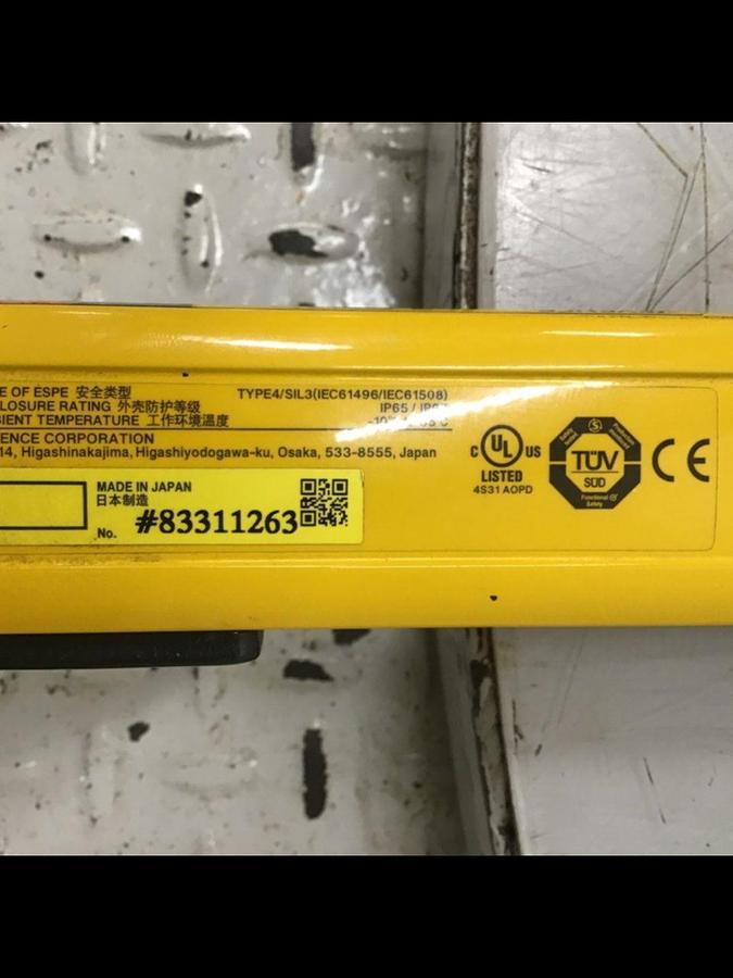 Used KEYENCE CORP Light Curtain GL-R72H-T USED