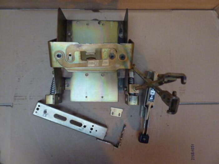 Used SQUARE D Breaker Operating Mechanism 9422-RR-1 Used