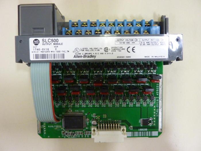 Used ALLEN BRADLEY Output Module 1746-OV16 SER C #56555