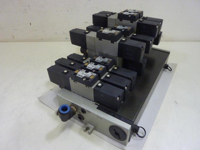 Used SMC Control Block w/ Valves VFS2100-5FZ #60114