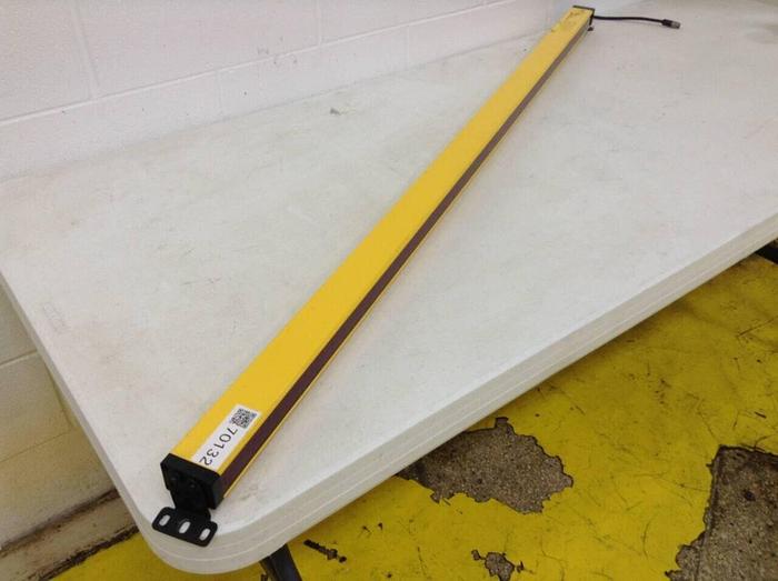 Used STI Light Curtain Transmitter MS46-30-1390-Q1-X USED