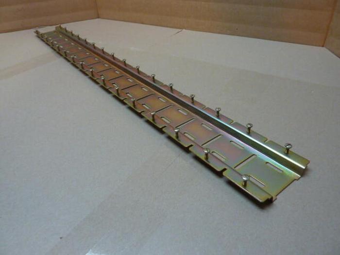 ALLEN BRADLEY Relay Mounting Strip 700-MP16 SER B #28481