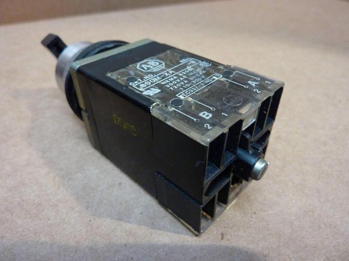 Used ALLEN BRADLEY Selector Switch 800MR-JX2B #38212