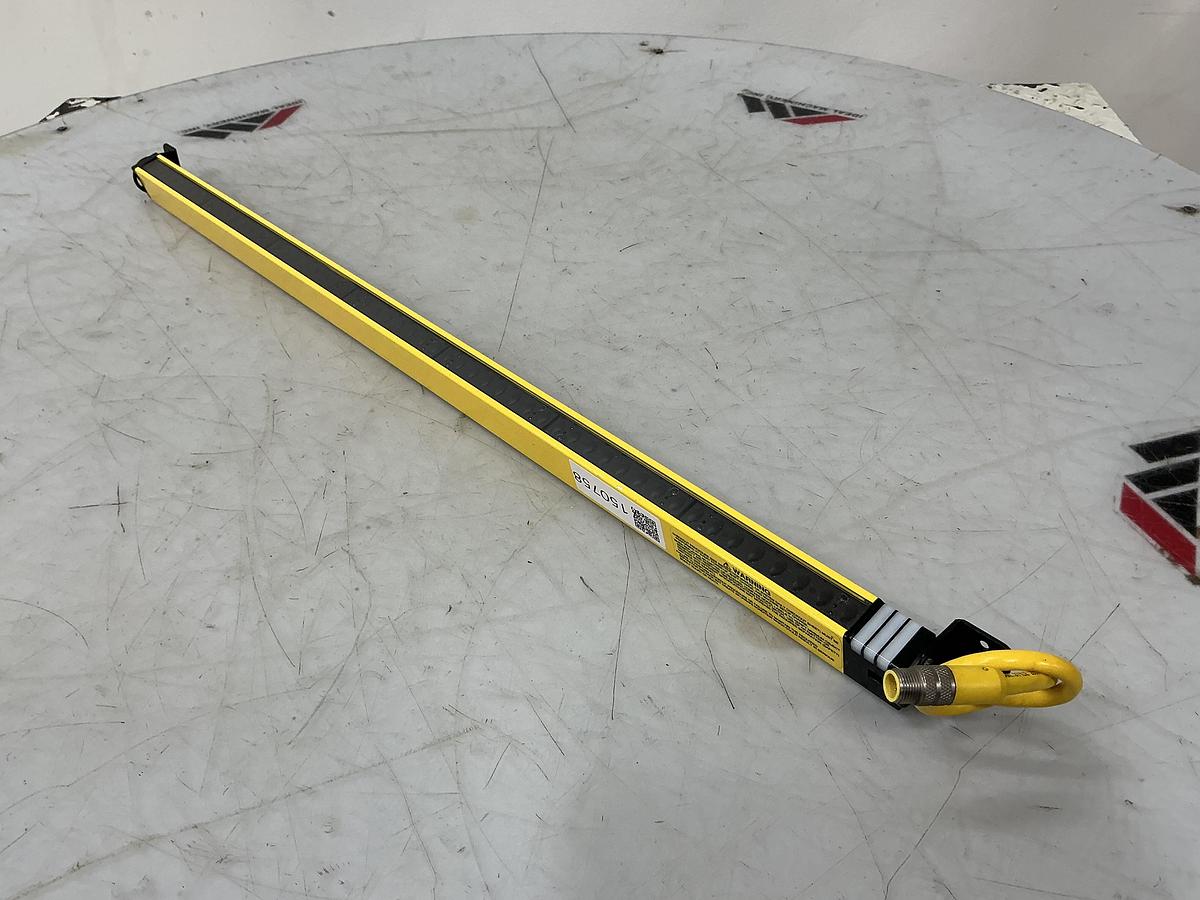 Used BANNER USR2824YP2