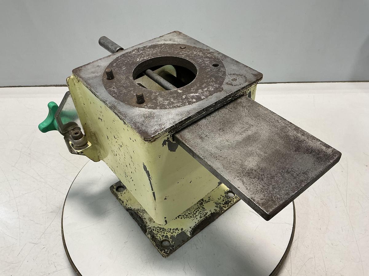 Used METAL FABRICATOR NO MODEL NUMBER / NO TAG