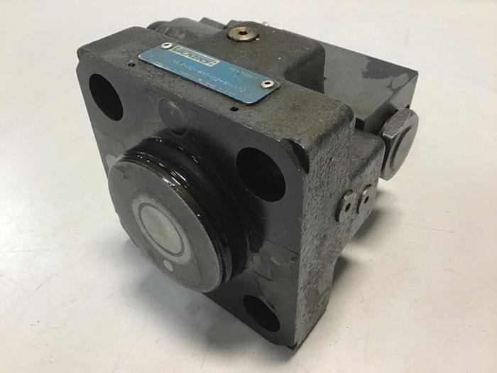 Used VICKERS Directional Valve DG4V-3S-2AL-M-U-HL7-60-EN490 Used