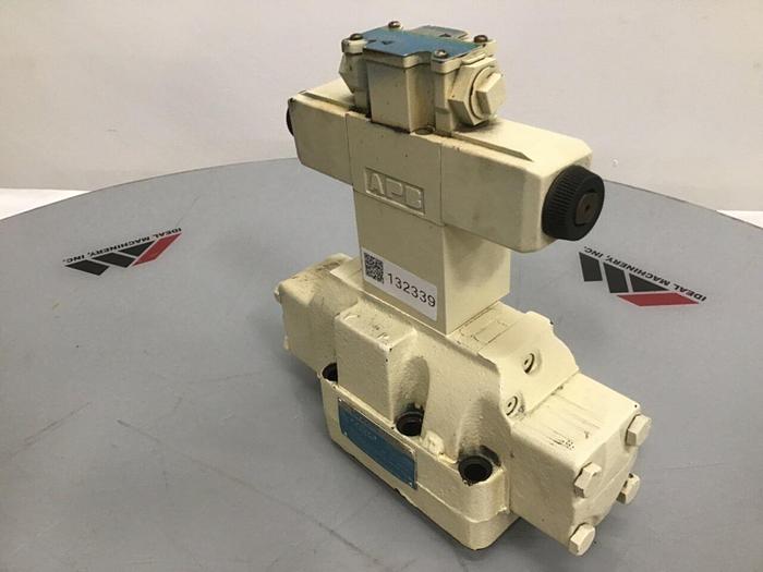Used VICKERS Valve DG5S-H8-6C-E-T-M-FW-D7-H5-P10-A10-60 #132339