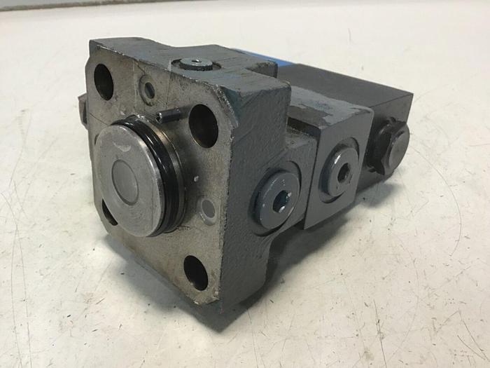 Used VICKERS Valves DG4V-3-2AL-M-U-HL7-60 #137473