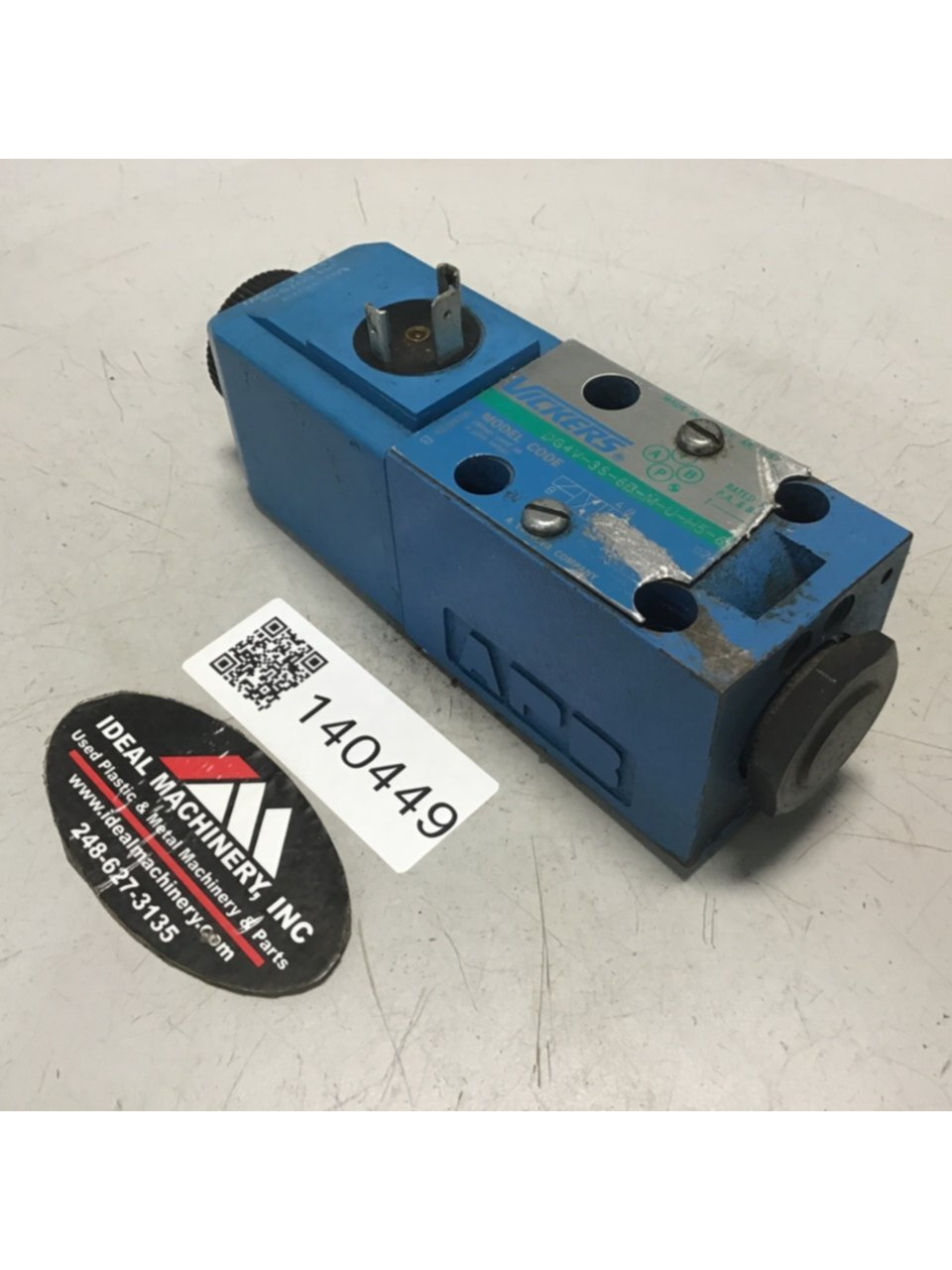 Used VICKERS Valve DG4V-3S-6B-M-U-H5-60 Used