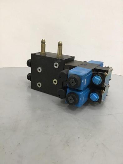 Used VICKERS Valve with Corepull Manifold DG4V-3S-2C-M-FTWL-H5-60 #134674