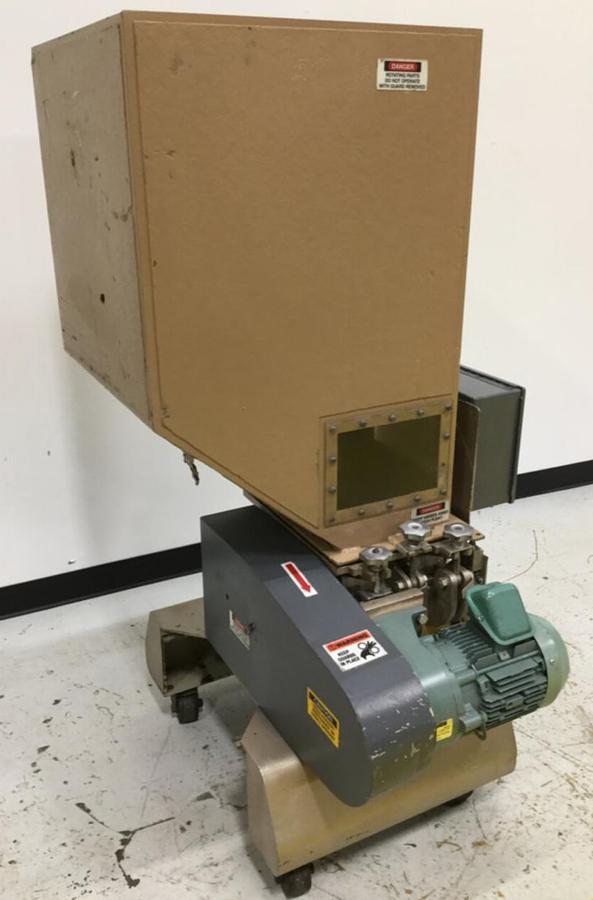 Used NISSUI 2 HP Screenless Grinder Granulator FNSK-15SC Used