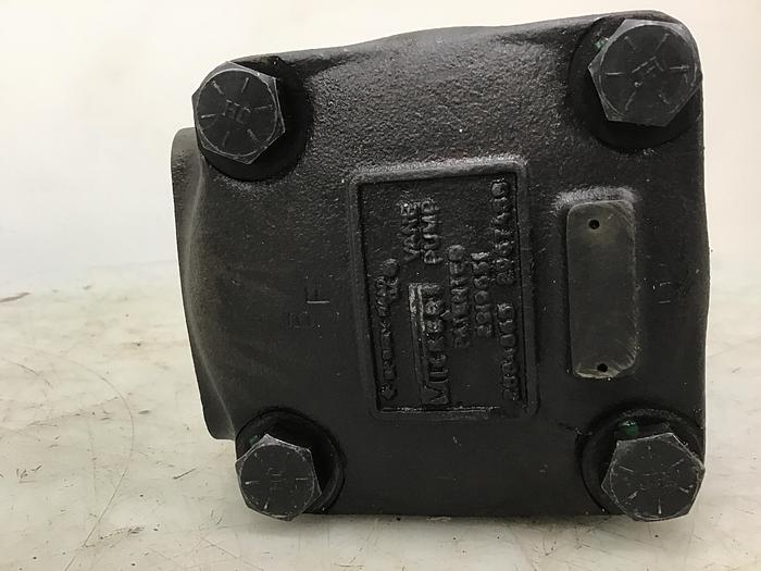 Used VICKERS Pump 35V30A 11D20R Used #143771