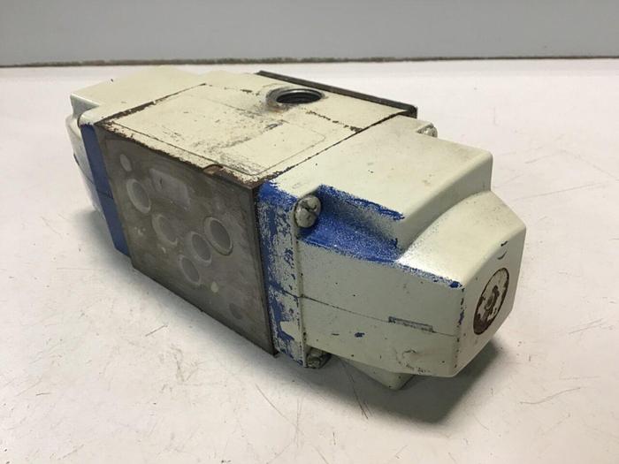Used VICKERS Valve DG4S52CWT11 #138013
