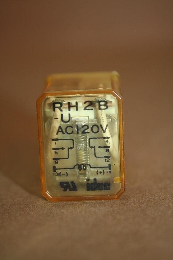 Used IDEC Relay RH2B-U #20438
