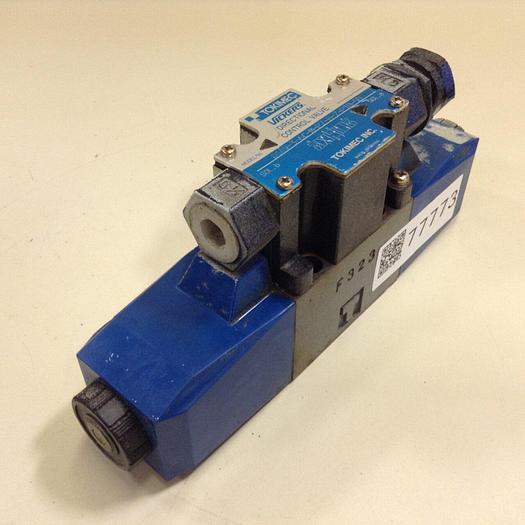 Used VICKERS Directional Control Valve DG4V36CMP7H7P1050 #77773