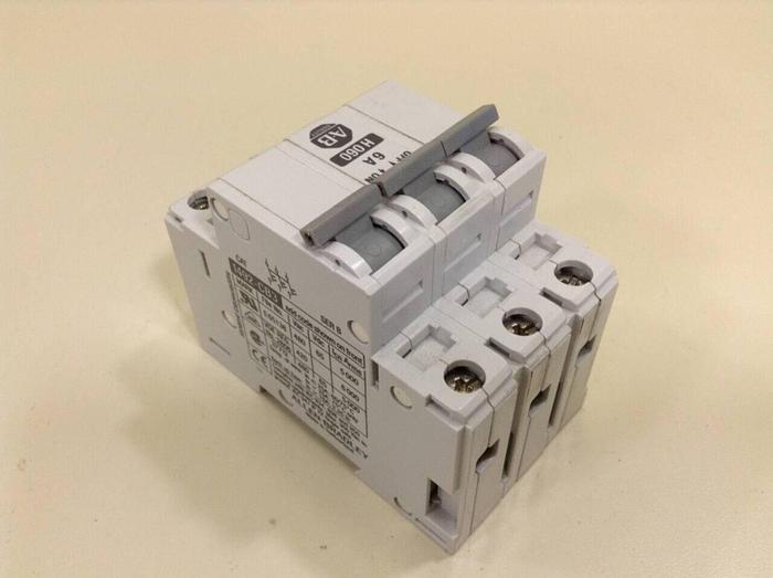 Used ALLEN BRADLEY 6 Amp Circuit Breaker 1492-CB3/H060 SER B #79624