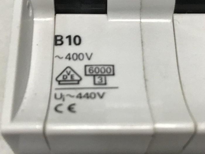 Used SIEMENS Circuit Breaker 10 Amp 5SX22B10 #119641