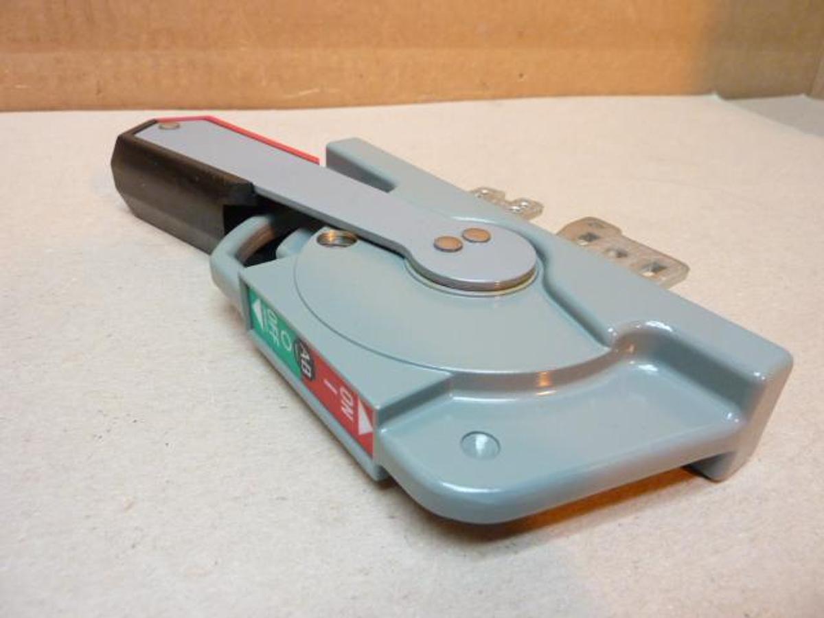 Used ALLEN BRADLEY 1494F-M1 Disconnect Handle New #41405