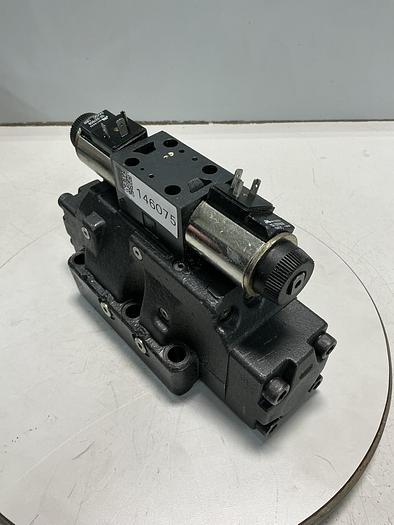 Used VICKERS DG5V-8-S-33C-T-M-U-HL-10-EN502