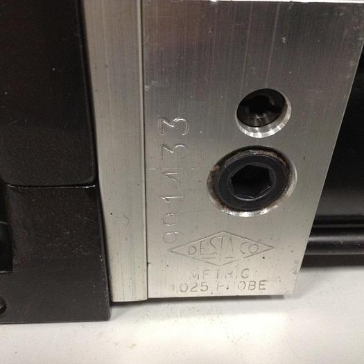 Used DESTACO Pneumatic Hold Clamp 991MAR-001M-180A-57-44-DS #90096