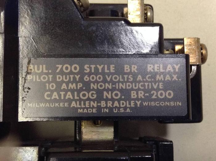 Used ALLEN BRADLEY AC Relay 700 BR-200 #86756