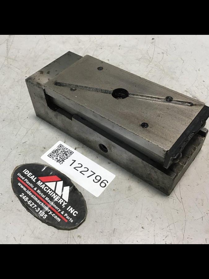 Used METAL FABRICATOR Wedge Leveling Mount USED #122796