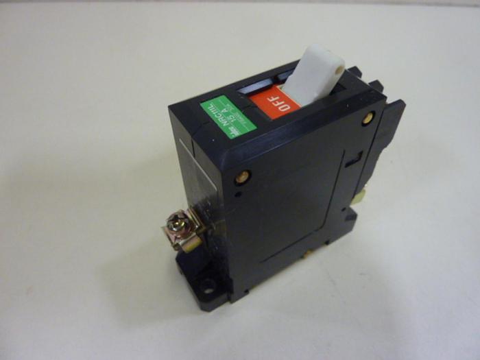 Used IDEC Circuit Protector NRC111L/15A #64269