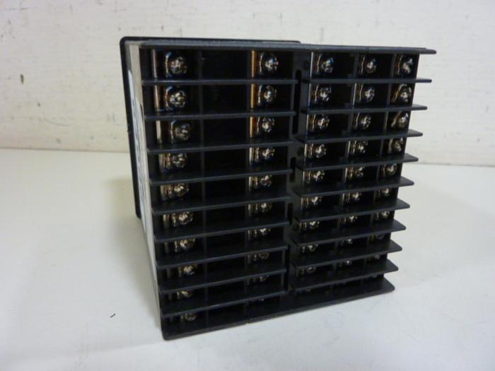 Used YOKOGAWA Temperature Controller UT750 #64996
