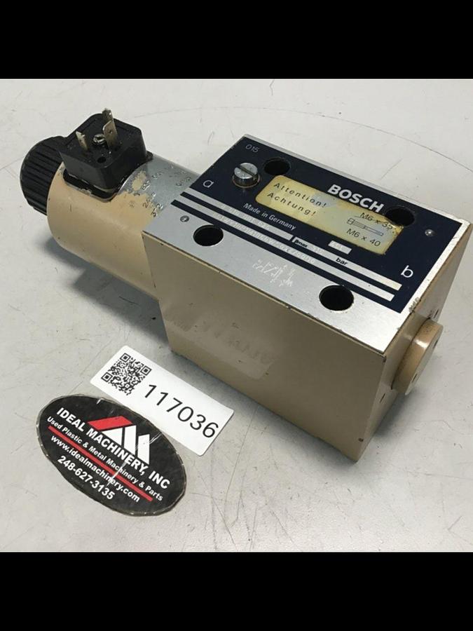 Used BOSCH Hydraulic Valve 0 810 001 825 Used