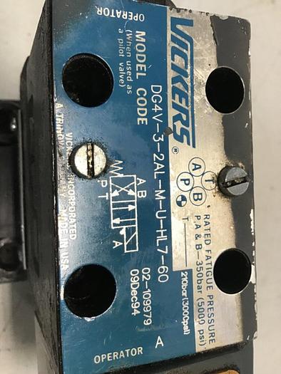 Used VICKERS Valves DG4V-3-2AL-M-U-HL7-60 #142986
