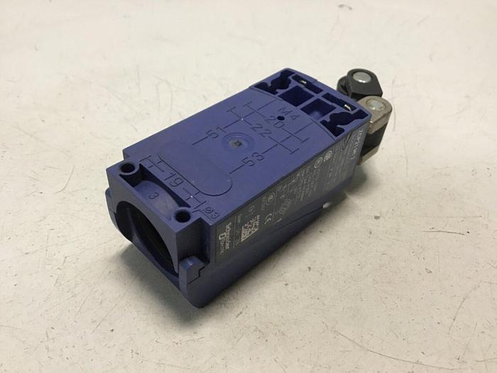 Used SCHNEIDER AUTOMATION INC Limit Switch ZCP21M12 #121925