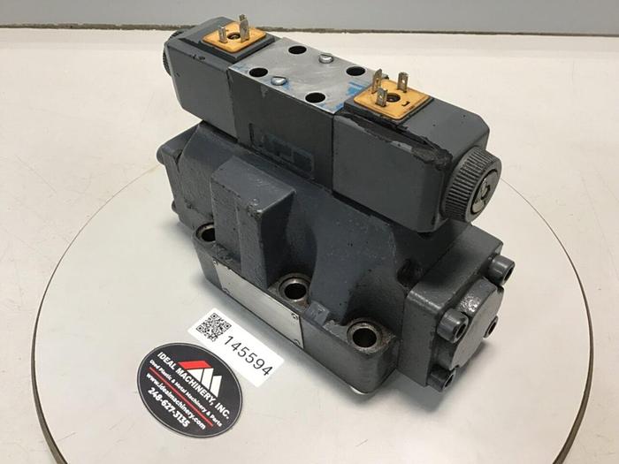 Used VICKERS Solenoid Directional Valve DG4V-3-6C-M-U-HL7-60-B13 Used