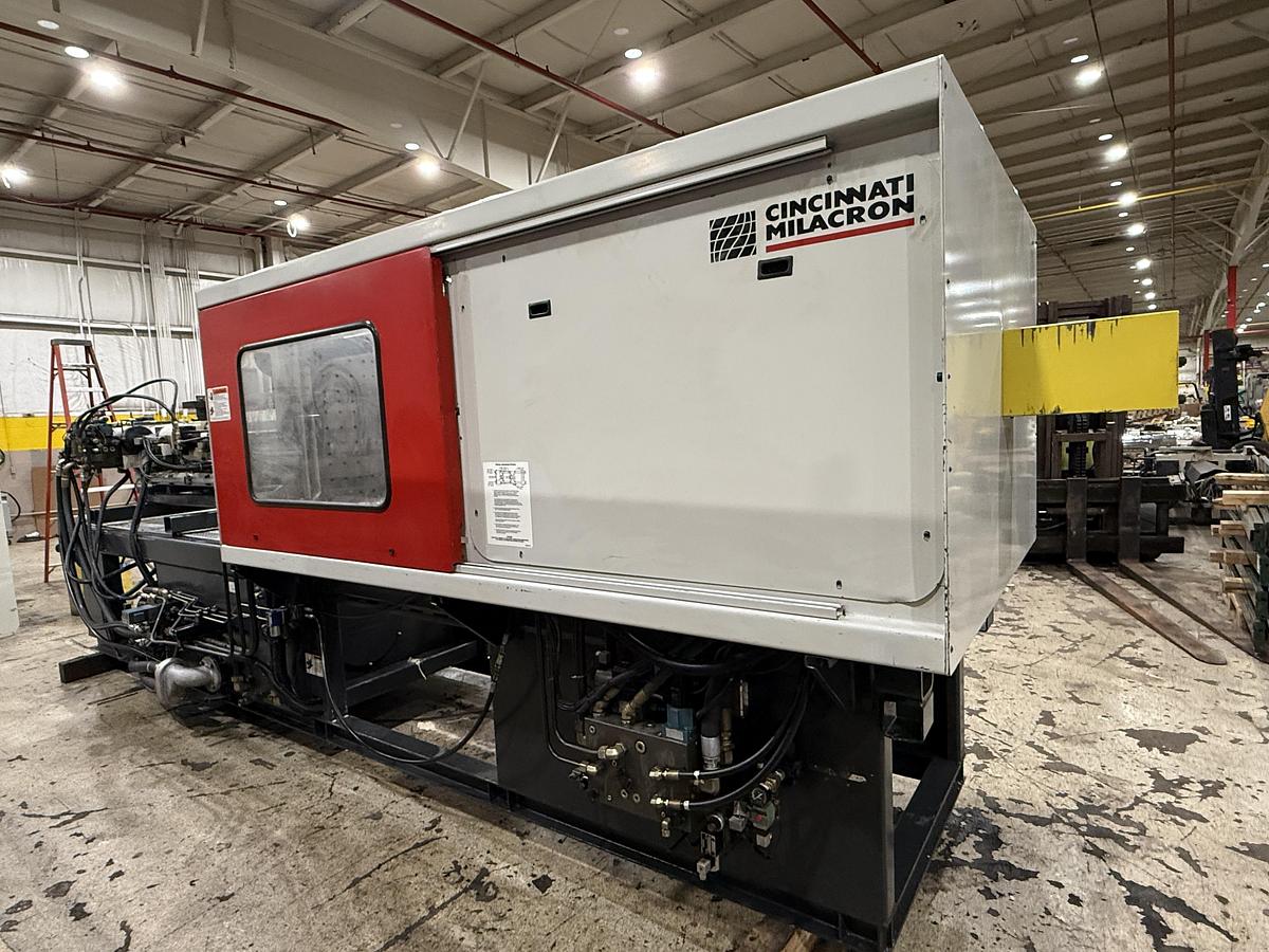 Used 2000 CINCINNATI MILACRON 310 Ton Injection Molding Machine MT310-22 USED #151848