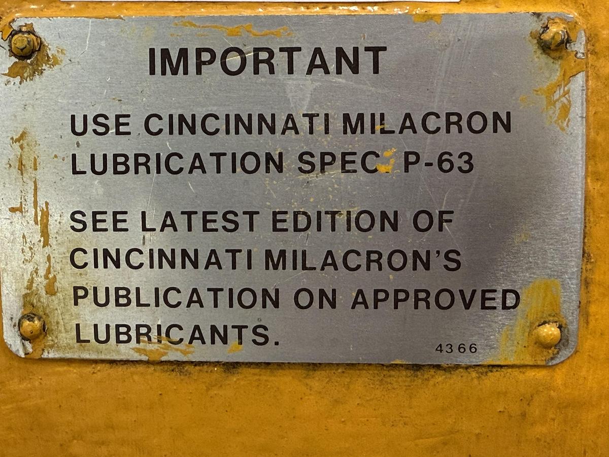 Used CINCINNATI MILACRON M H 500-76 / IU