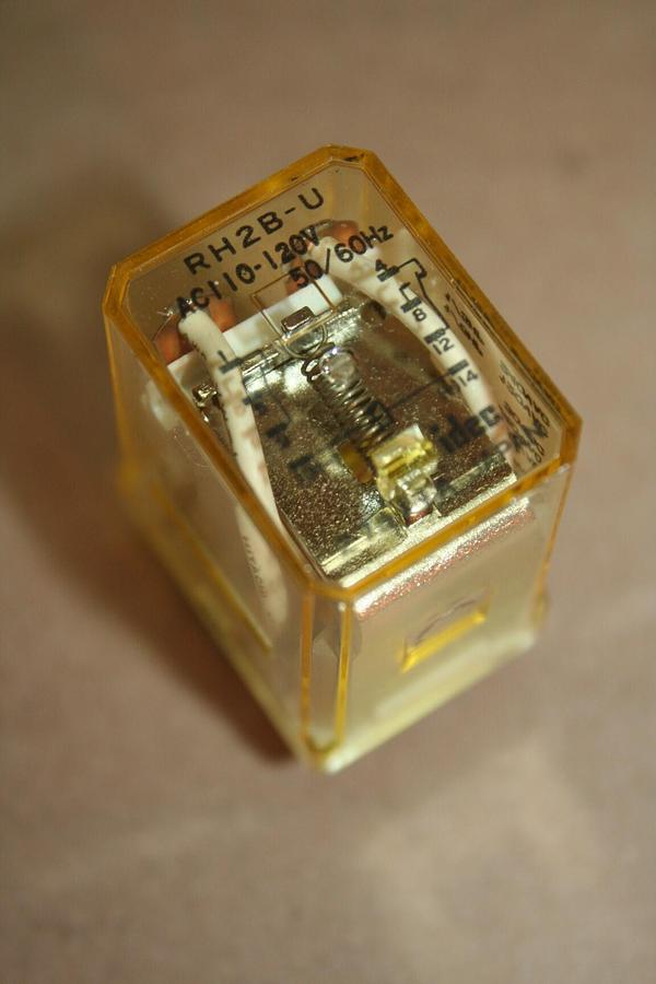Used IDEC Relay RH2B-U Used #20450