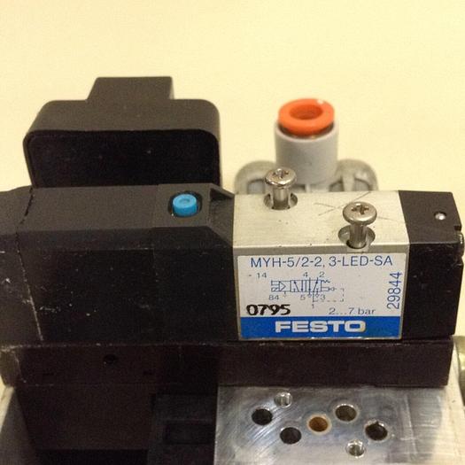 Used FESTO Control Block w/ Valves VIMP-MINI-1/8-8-SA #70609