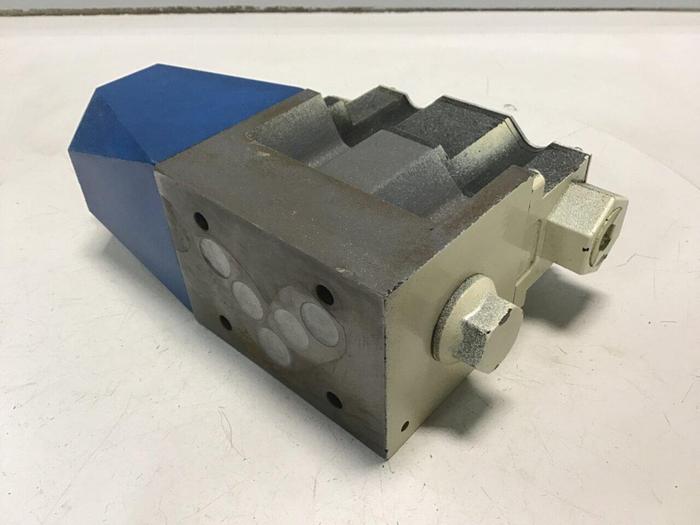 Used VICKERS Valve DG4V-5-2A-M-P7L-H-6-30 Used