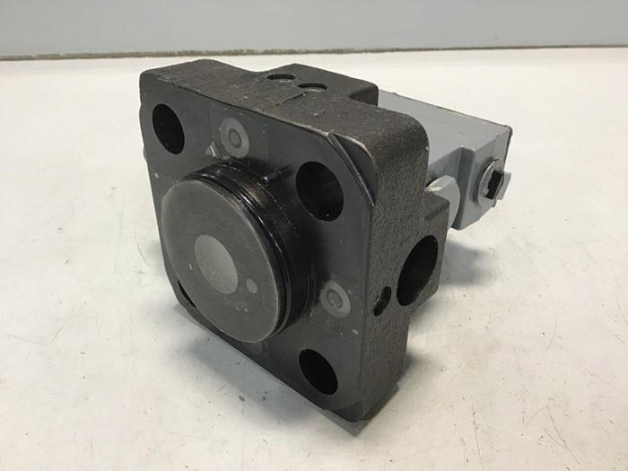 Used VICKERS Valve DG4V32ALMFWB660EN21 #138845