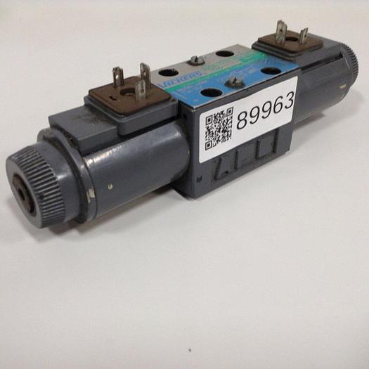 Used VICKERS Solenoid Valve DG4V-3S-6C-M-U-HL7-60-EN490 Used
