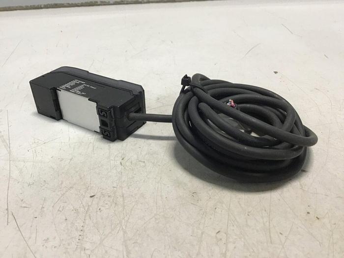 Used KEYENCE CORP Digital Amplifier Sensor CZ-V21AP #133939