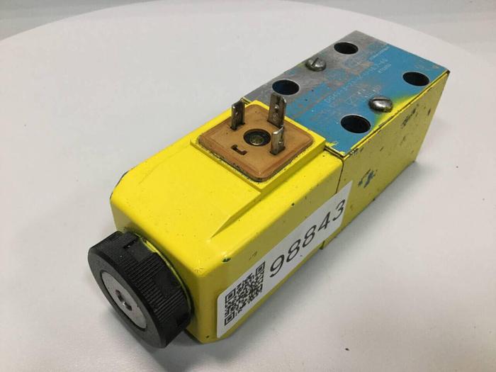 Used VICKERS Solenoid Valve DG4V32AMUHL760 Used