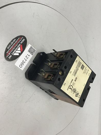 Used CUTLER HAMMER Contactor C25GNF390 #127360