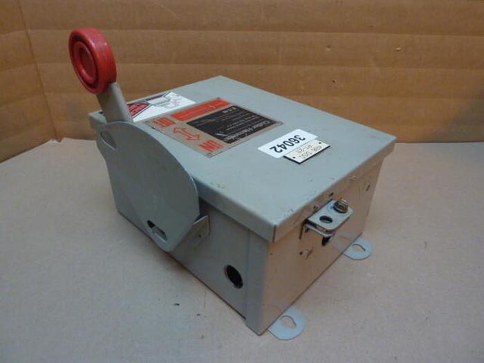 Used CUTLER HAMMER 30 Amp Safety Disconnect Switch DH361UDK #36051