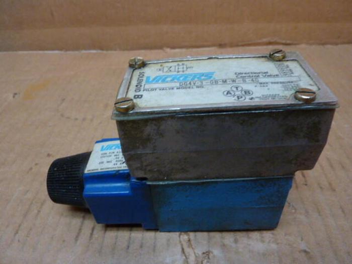 Used VICKERS Directional Valve DG4V-3-0B-M-W-B-40 #30330