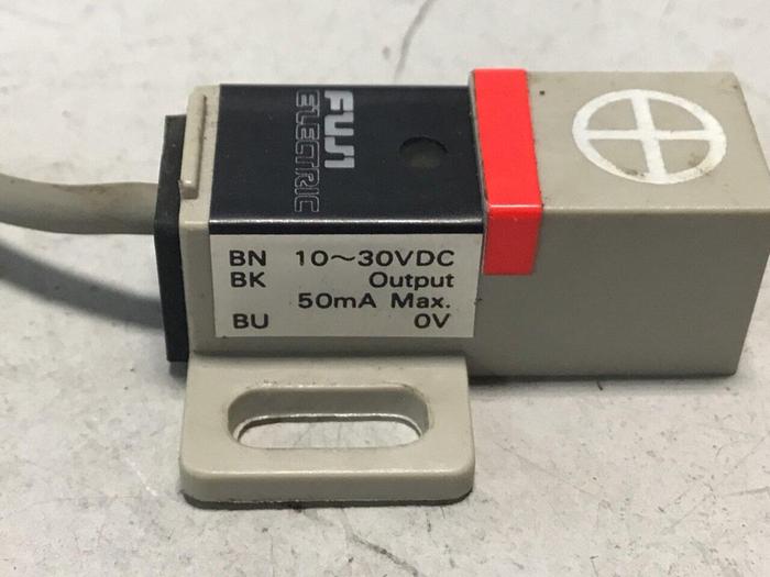Used FUJI ELECTRIC Proximity Switch PE-B4D3 #128359
